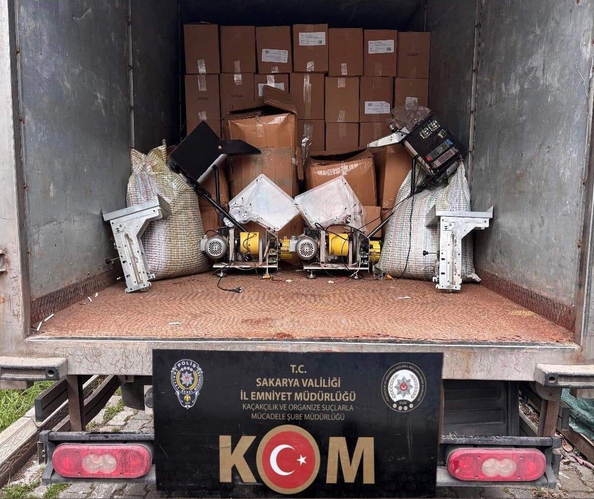 Sakarya'da kaçak tütün operasyonunda 4 şüpheli yakalandı