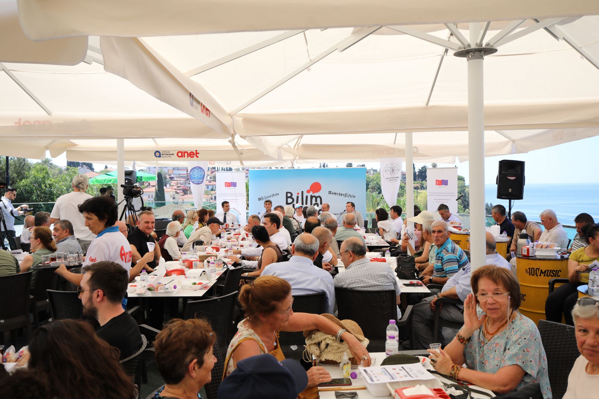 Akdeniz Üniversitesi Bilim Kafe