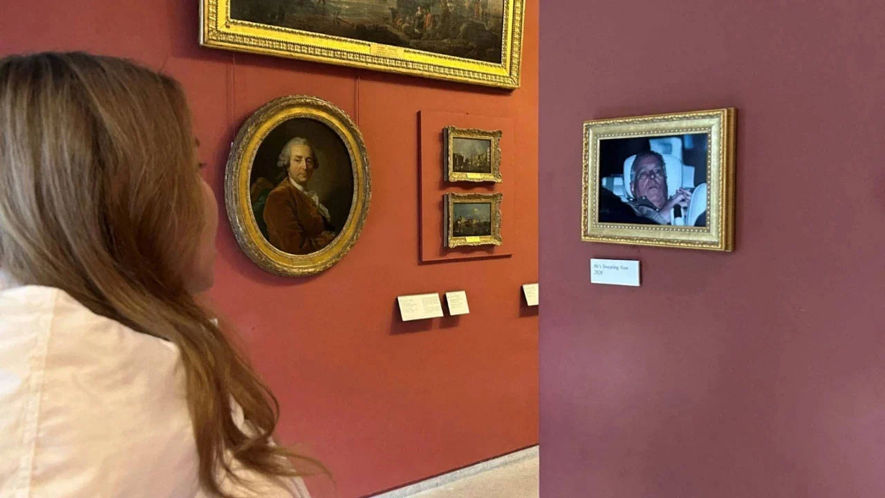 Aktivistler Prens Andrew Nun Gozalti Fotografini Louvre A Asti