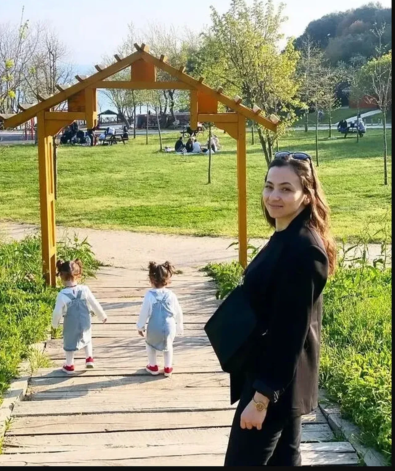 Baba Kiz Dogada Hesabiyla Bilinen Murat Kurtalin Esi Sunay Kurtal Hayatini