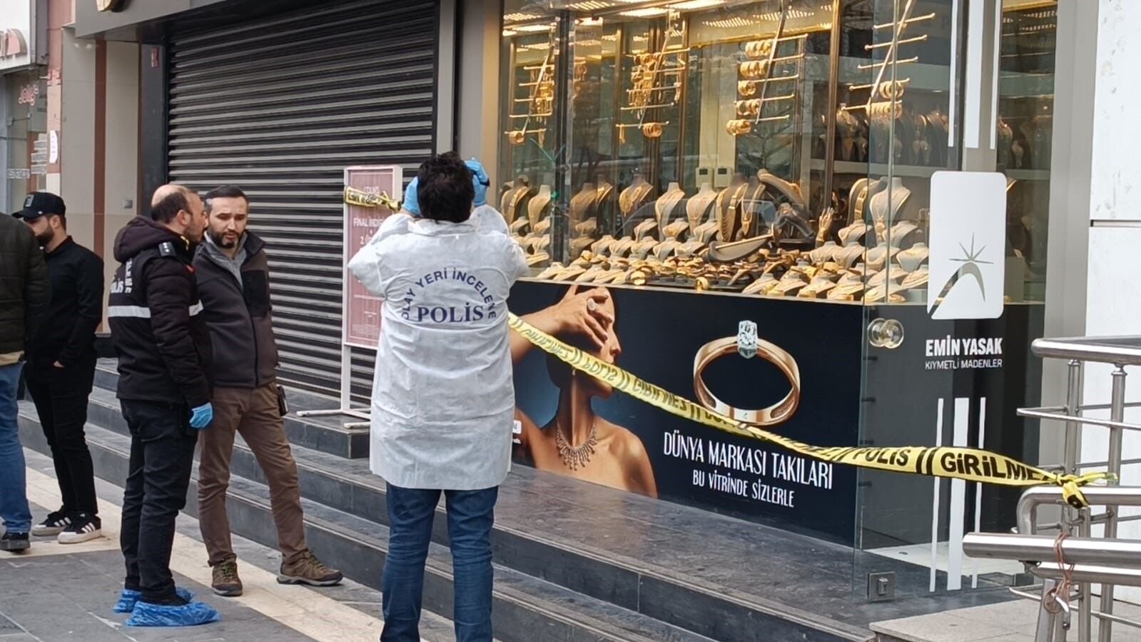 Batman’da Kuru Sıkı Tabancayla Kuyumcu Soygunu 2