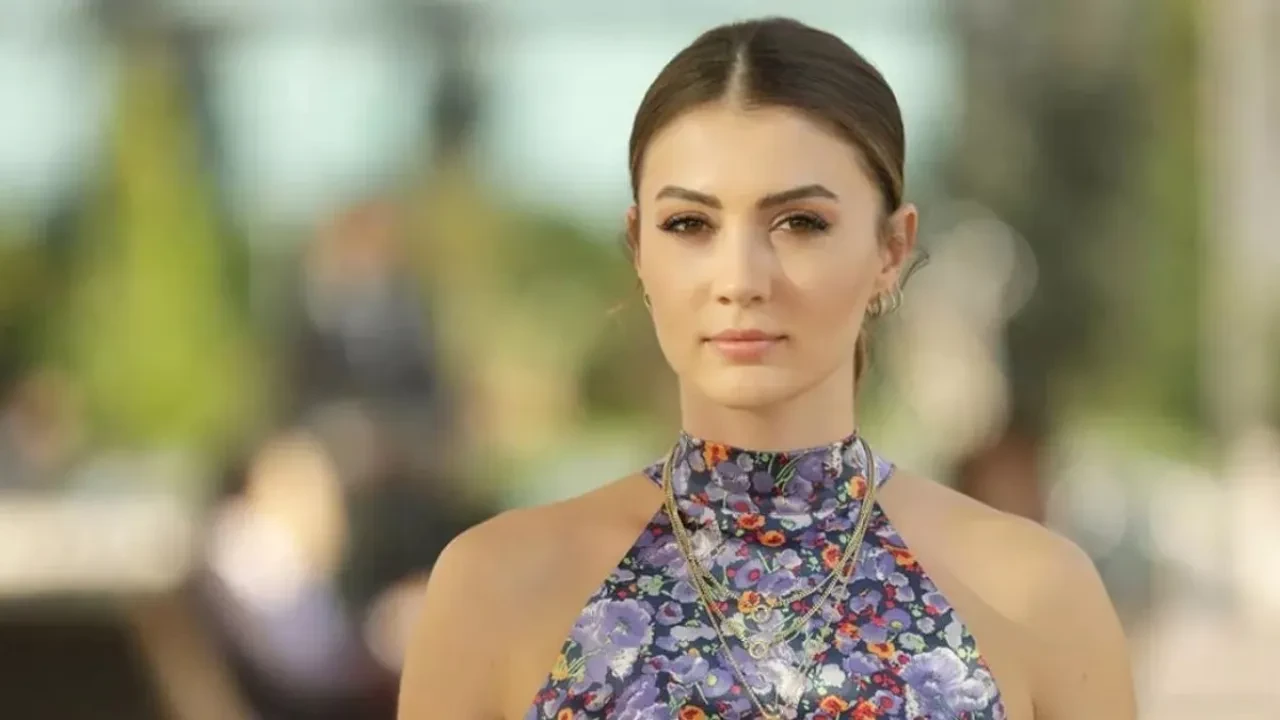 Burcu Ozberkin Hayranlarini Uzen Haber Ingiltereye Mi Yerlesiyor 3206288