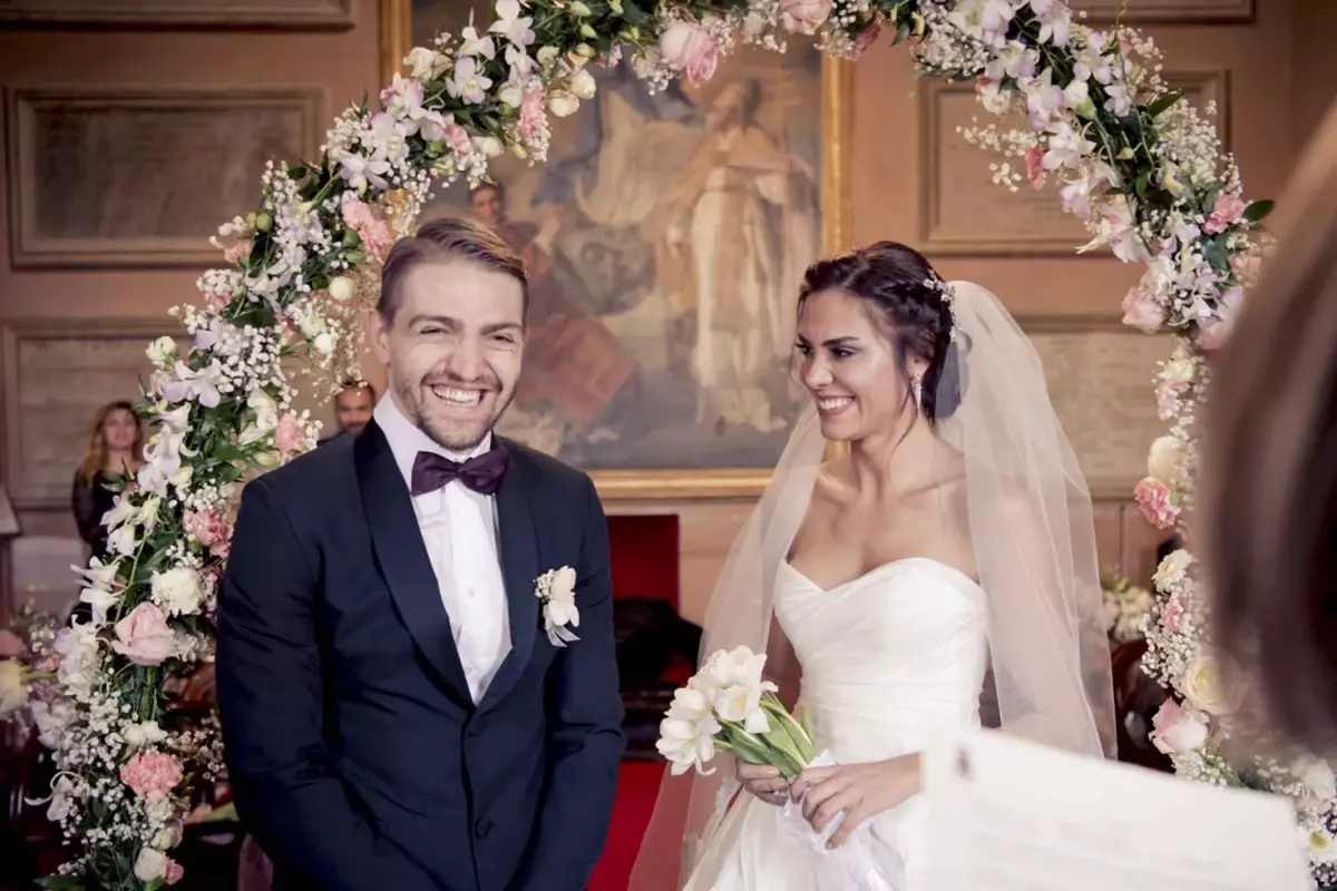 Caner Erkin Esi Sukran Ovali Ile Ilk 19567702 1293 Amp