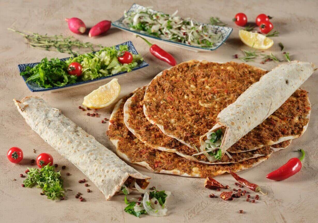 Evde Lahmacun Yapimi