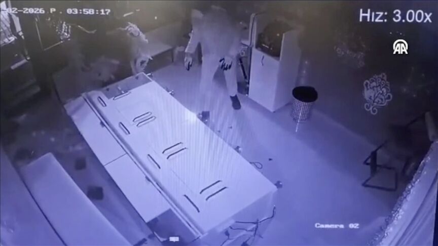 Kayseri De Forkliftle Kuyumcuya Giren Ve Esekle Kacan Hirsizlik Zanlisi Tutuklandi