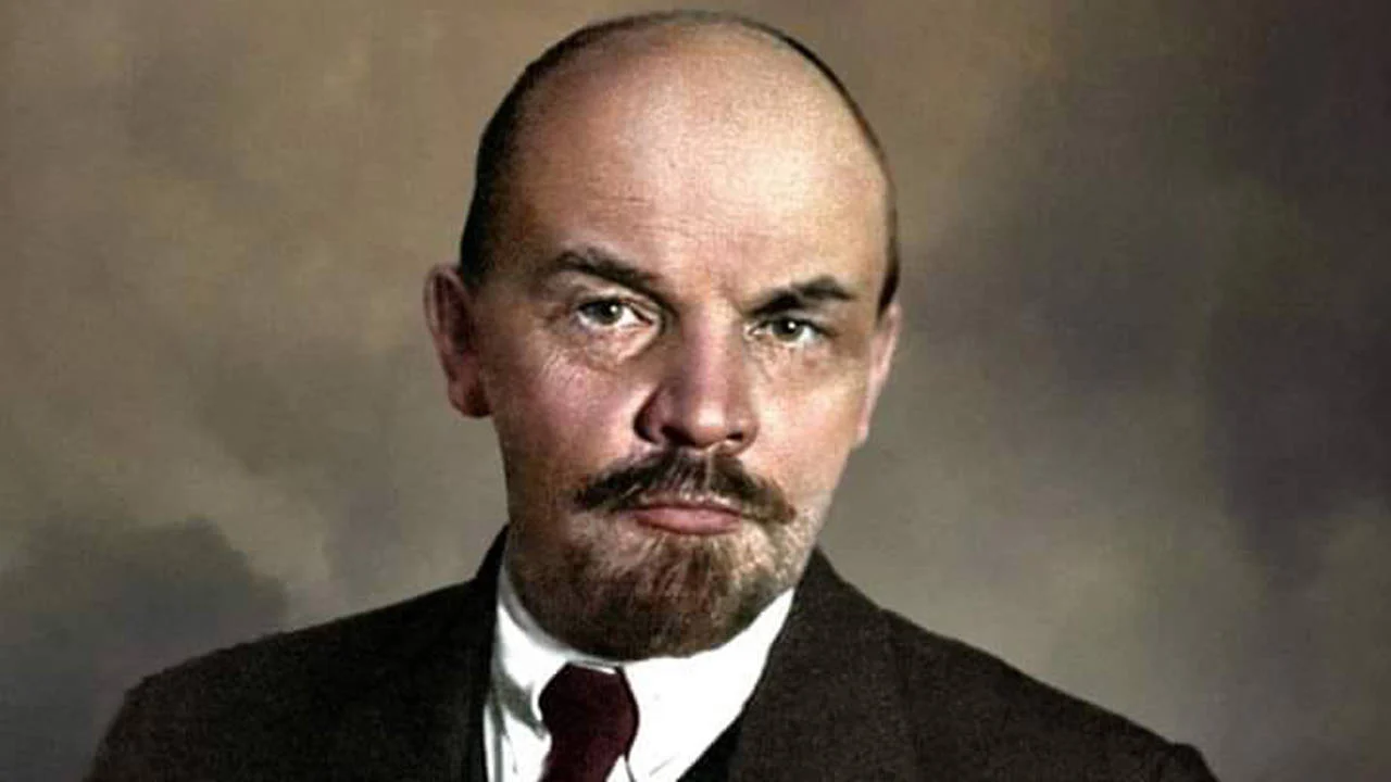 Lenin Icin Kizil Meydanda Anma Toreni