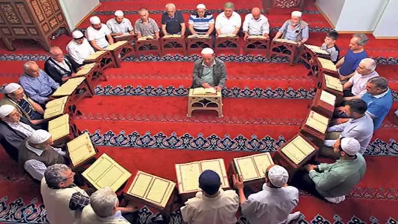Ramazanda Kuran Okumanin Sevabi Mukabele Nedir Ve Mukabele Nasil Yapilir 1618953708 5165
