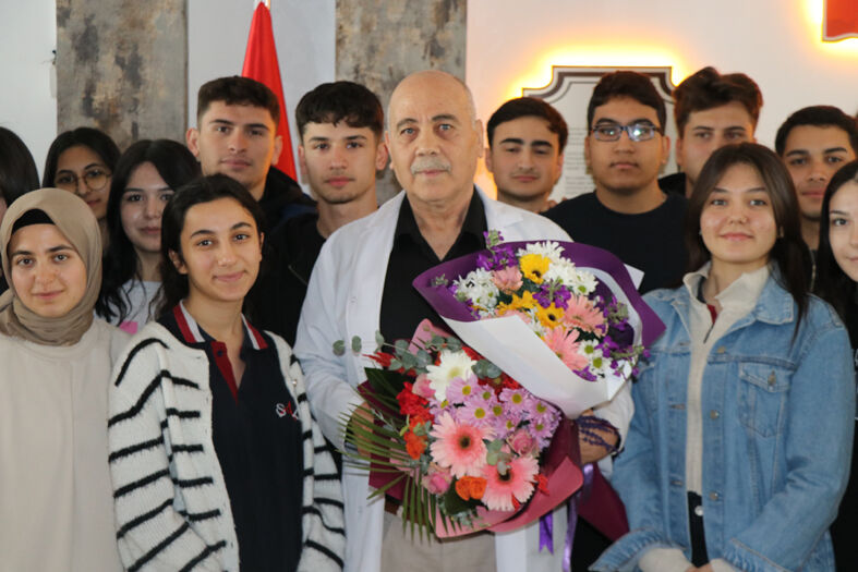 Çok güzel hareketler bunlar! Fizik öğretmenine muhteşem veda
