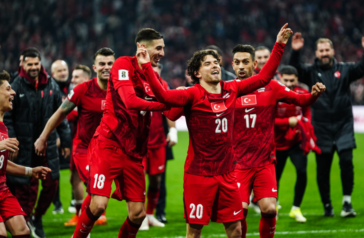 A Milli Takım Türkiye Romanya Ferdi Kadıoğlu 11