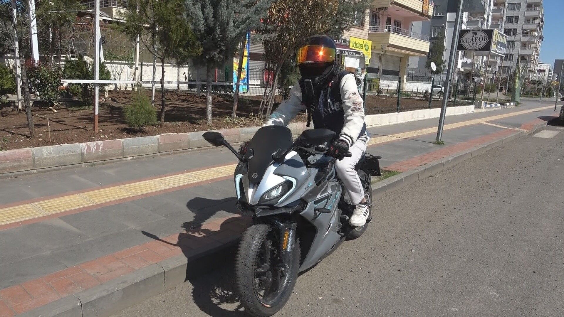 A W659309 05