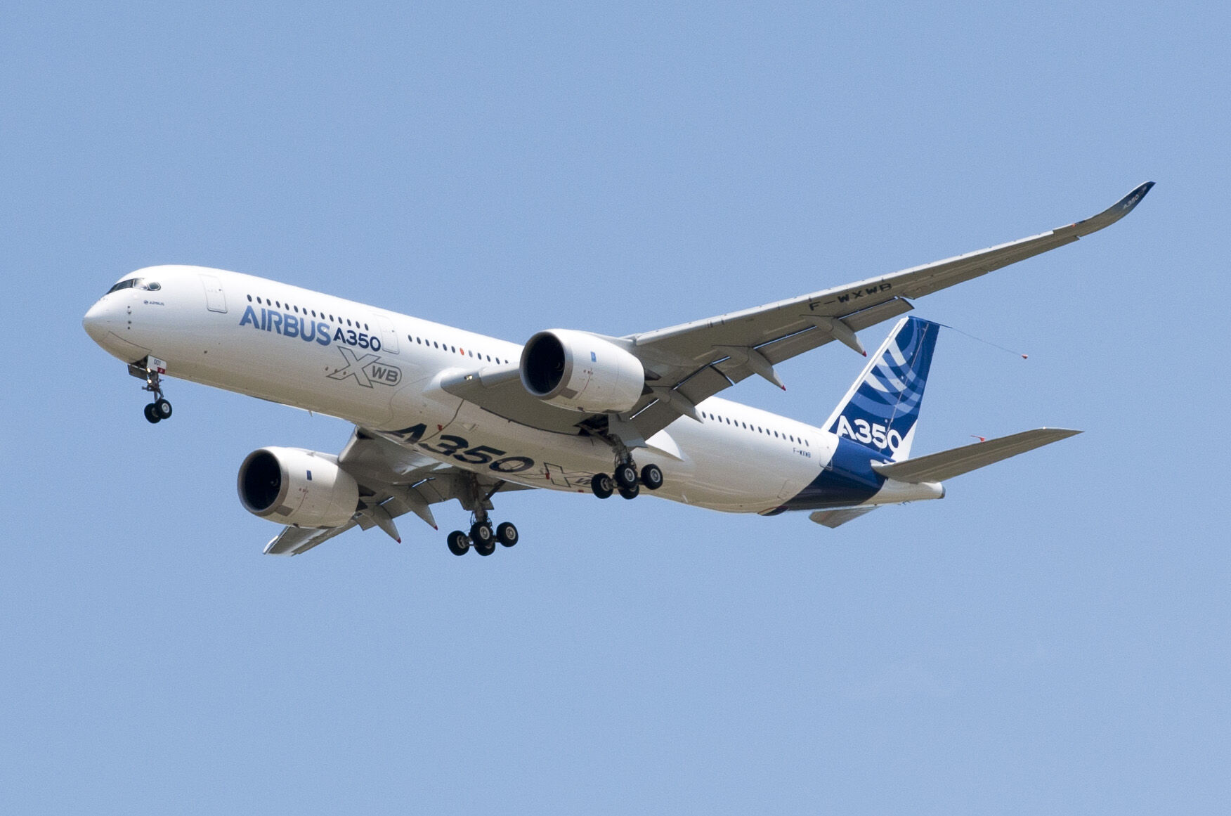 A350 First Flight Low Pass 03