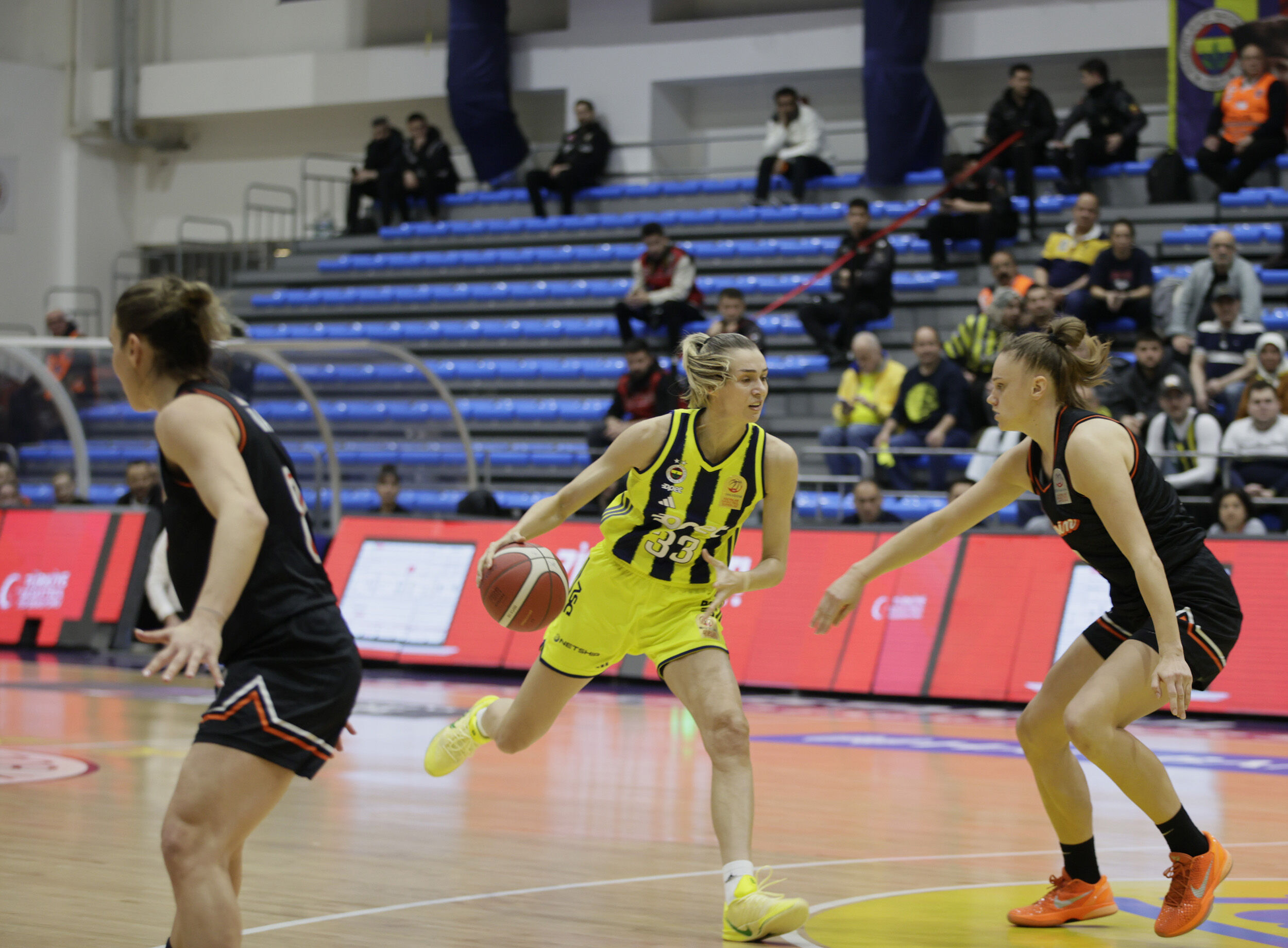 Fenerbahçe Kadın Basketbol (1)