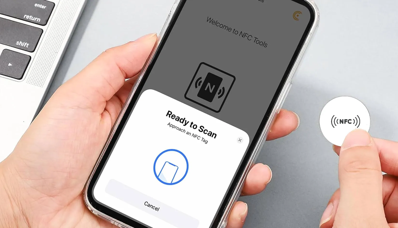 How N F C Chip Works With A Smartphone