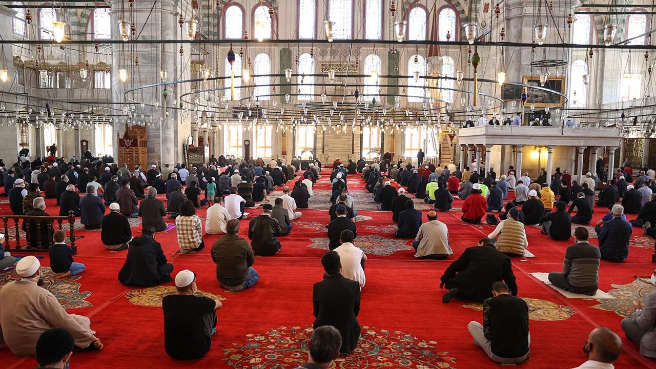 Namaz Istanbul Aa 1571465