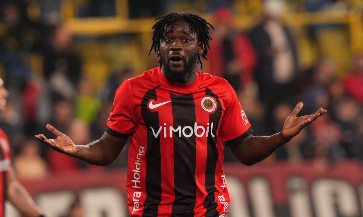Sekou Koita Kırmızı Kart Beşiktaş 2