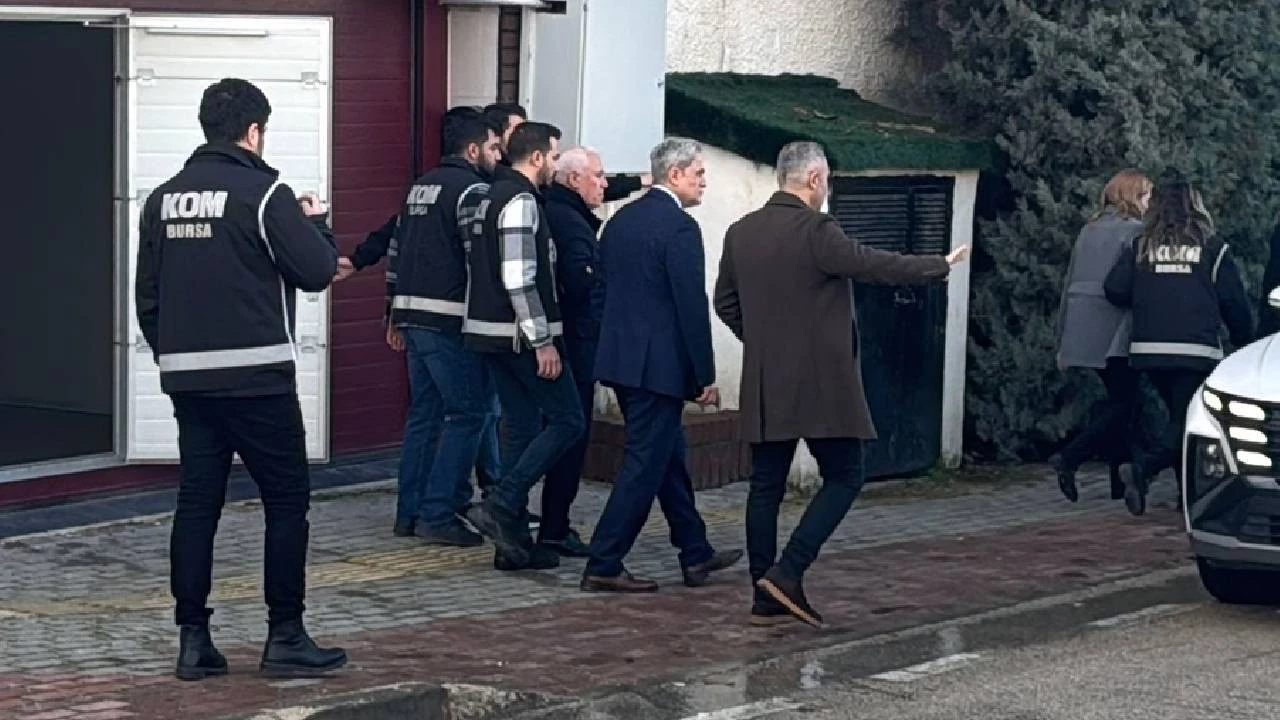 Son Dakikachpli Bursa Buyuksehir Belediye Baskani Mustafa Bozbey Gozaltinda Iste 59 Kisilik Gozalti Listesi 9Tds Cover