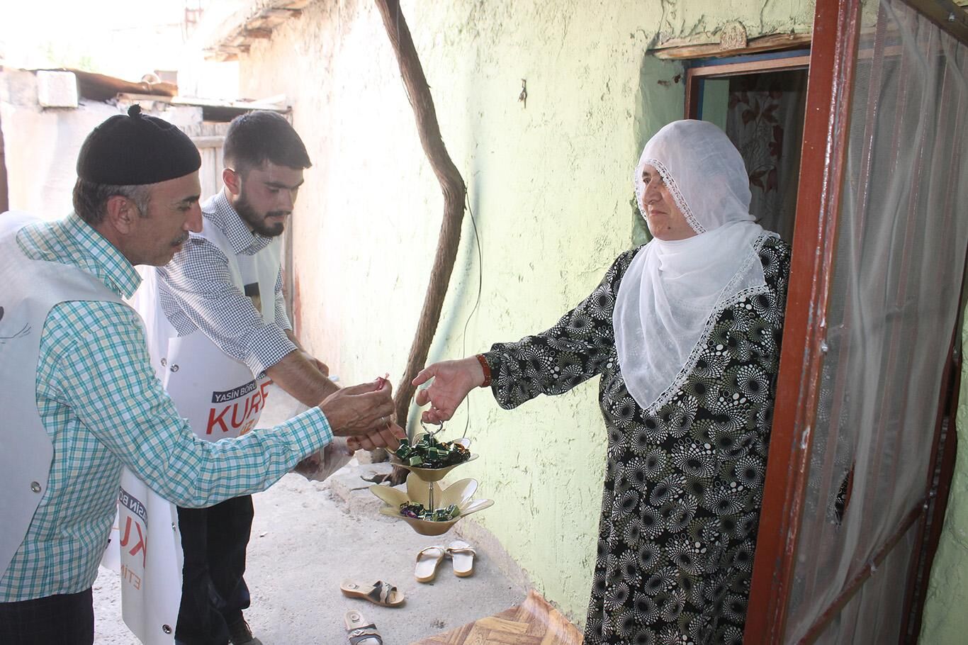 Stklarin Kurban Eti Dagitimi Devam Ediyor84