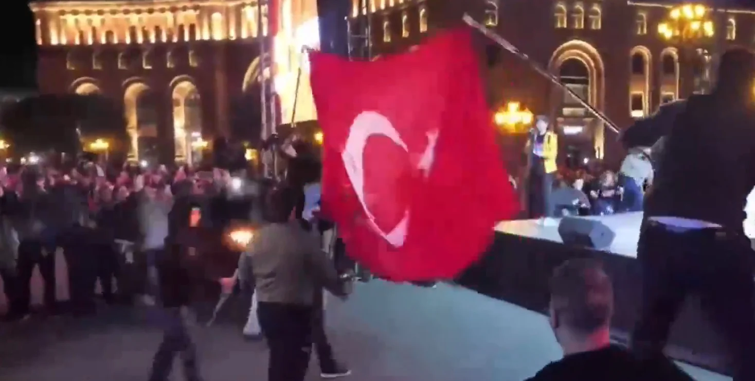 2026 24 04 Turk Bayragi Ermenistan X