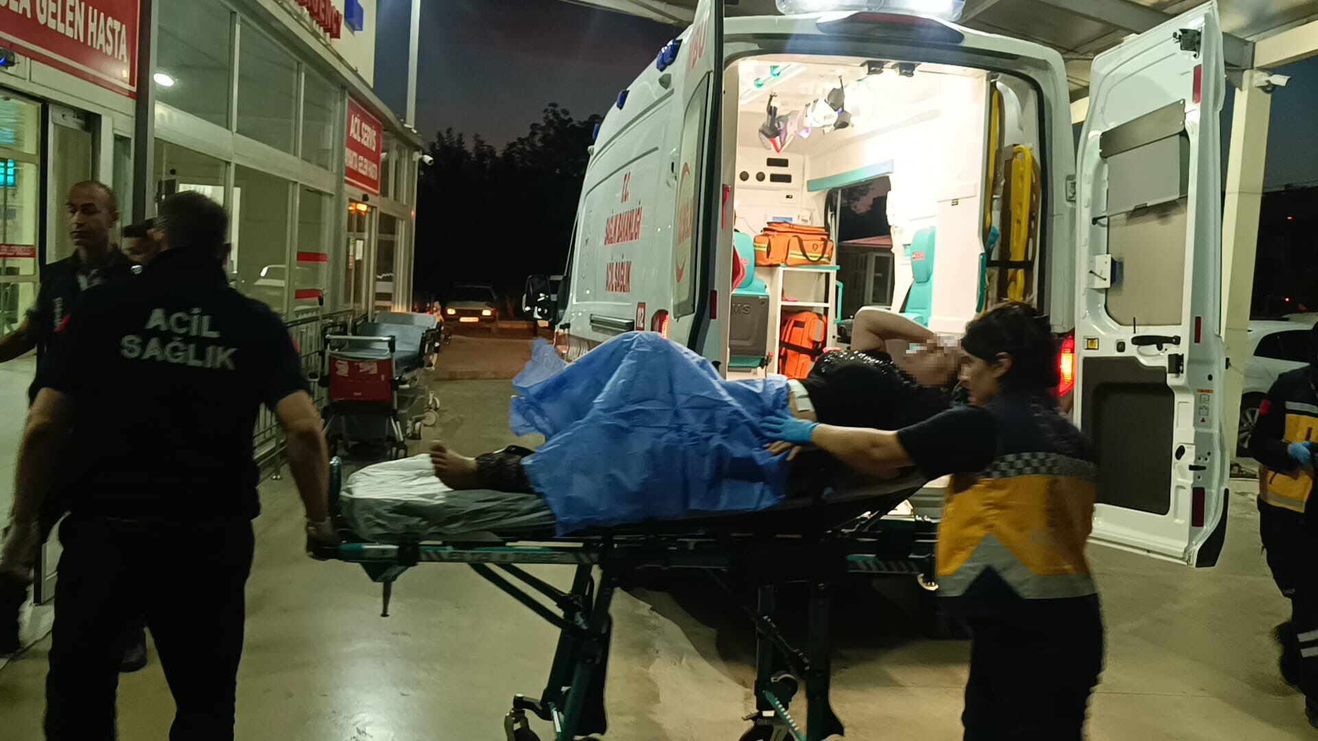 Adana Baba Kızını Bıçakladı