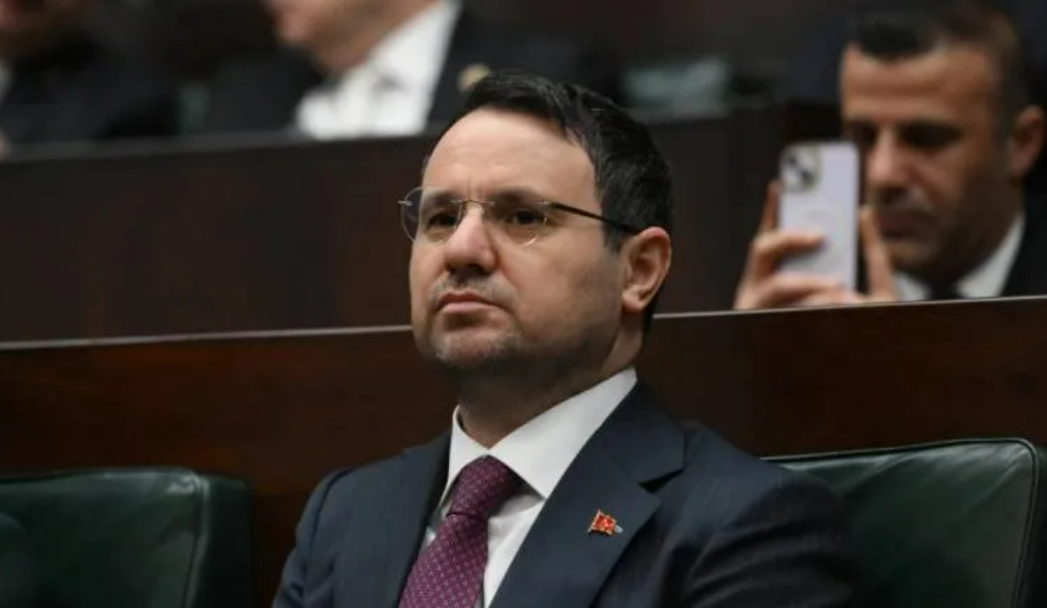 Akın Gürlek-8