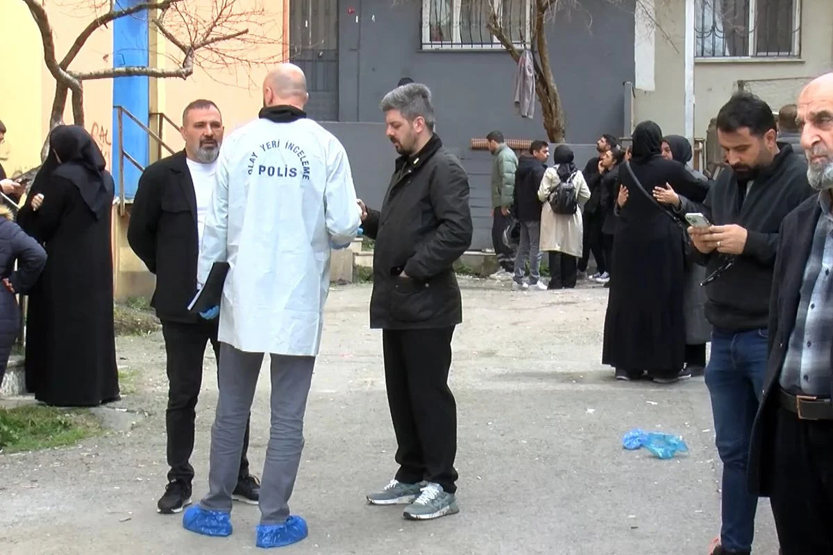 Kartal Da Bicaklanarak Oldurulen Ruhan Calu Nun Cenazesi Morgda 19755194 4122 Amp