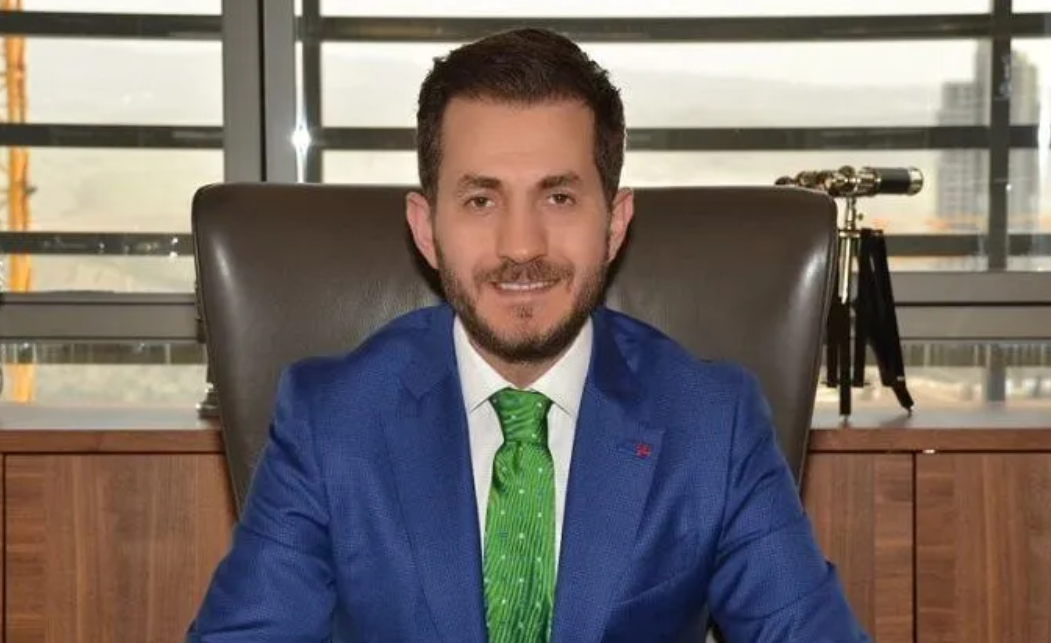 Özgür Peker Kimdir 2