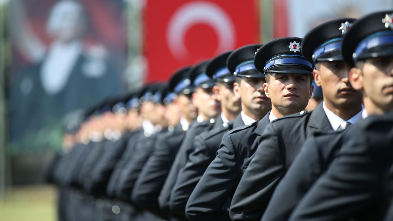 Polis Adaylari Aa 1863753