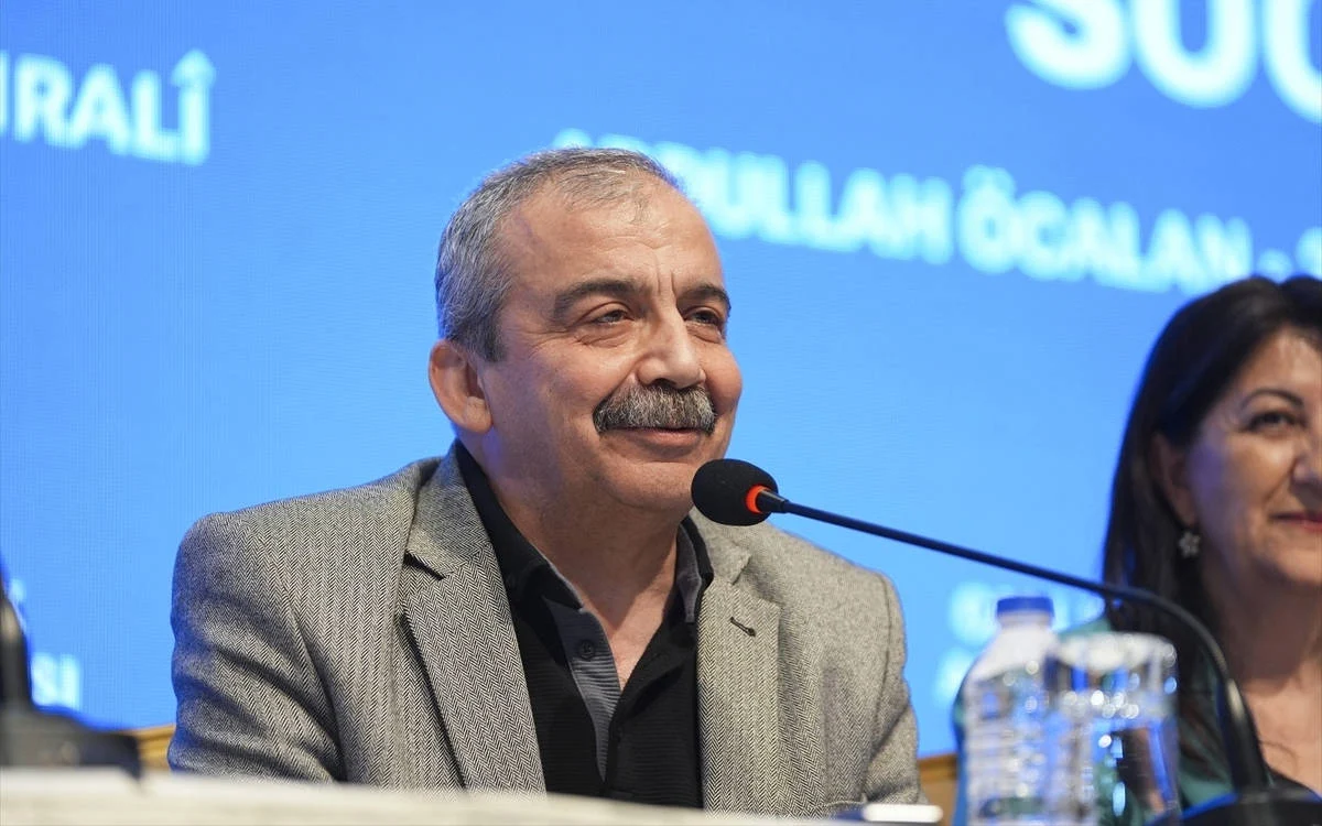 Sirri Sureyya Onder Kimdir 1
