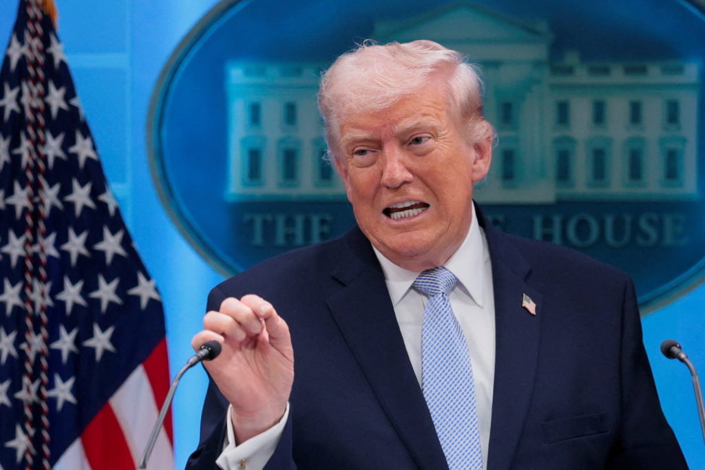Trump-54