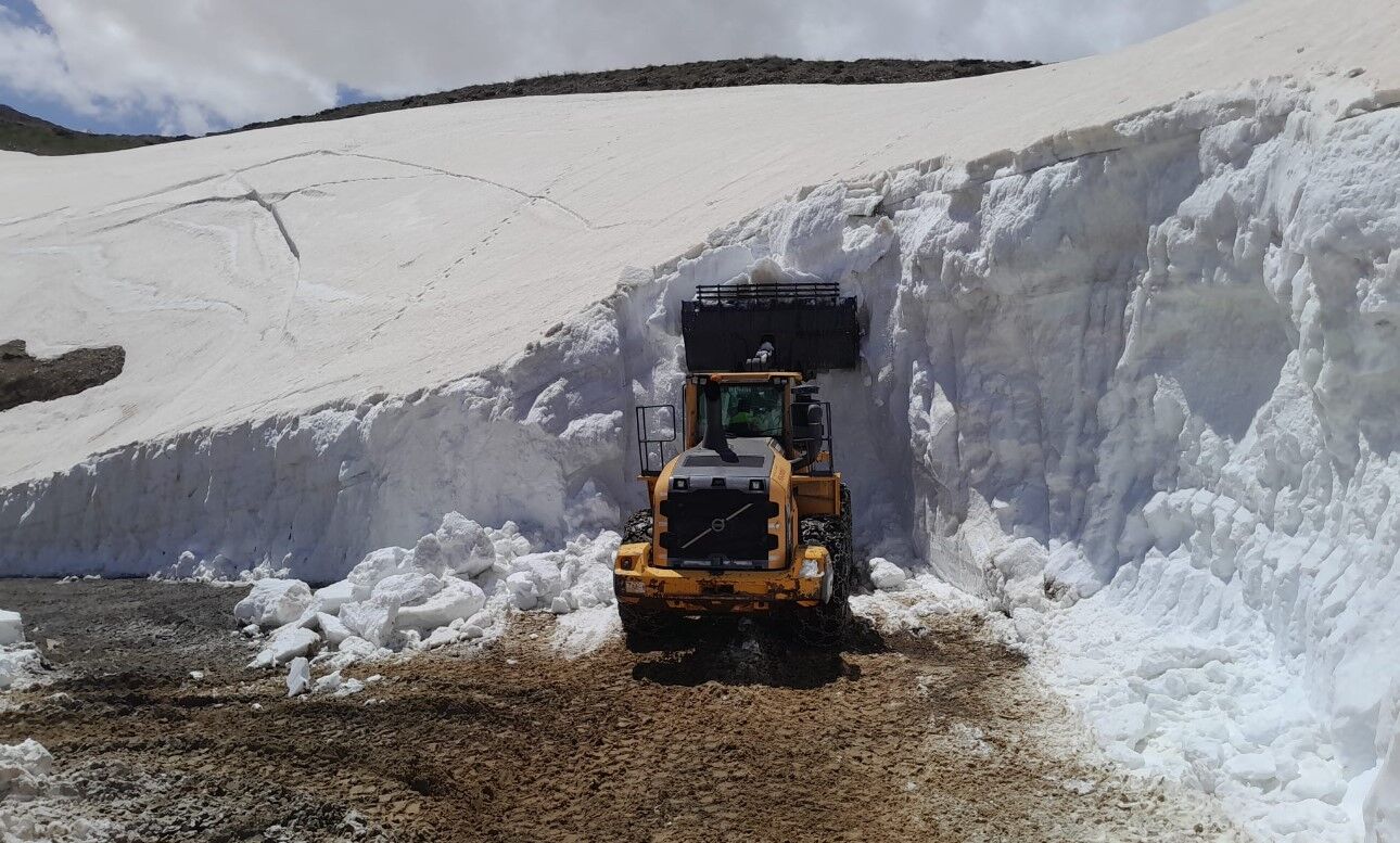 A W698269 08