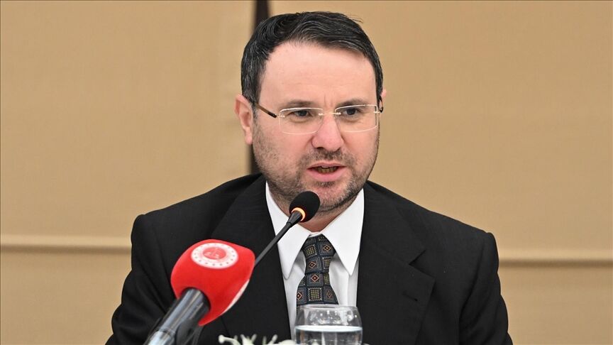 Bakan Gurlek 13