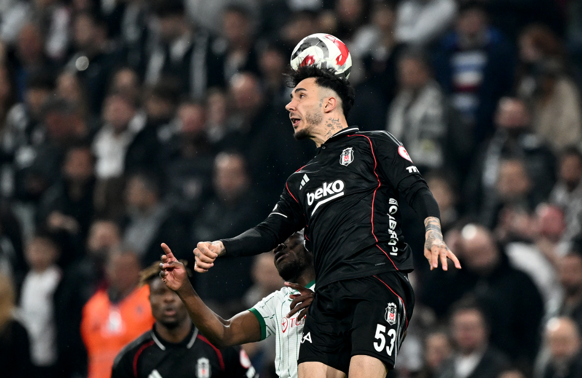 Beşiktaş Konyaspor Emirhan Topçu