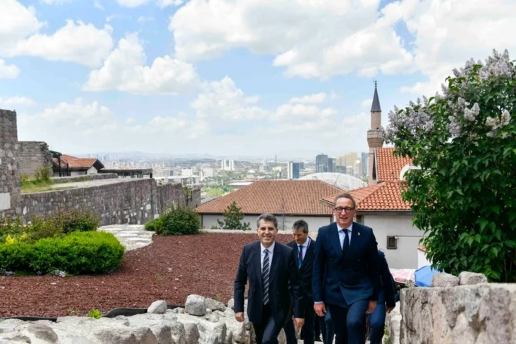 Boris Dilliès Ankara Kalesi'ne Hayran Kaldı