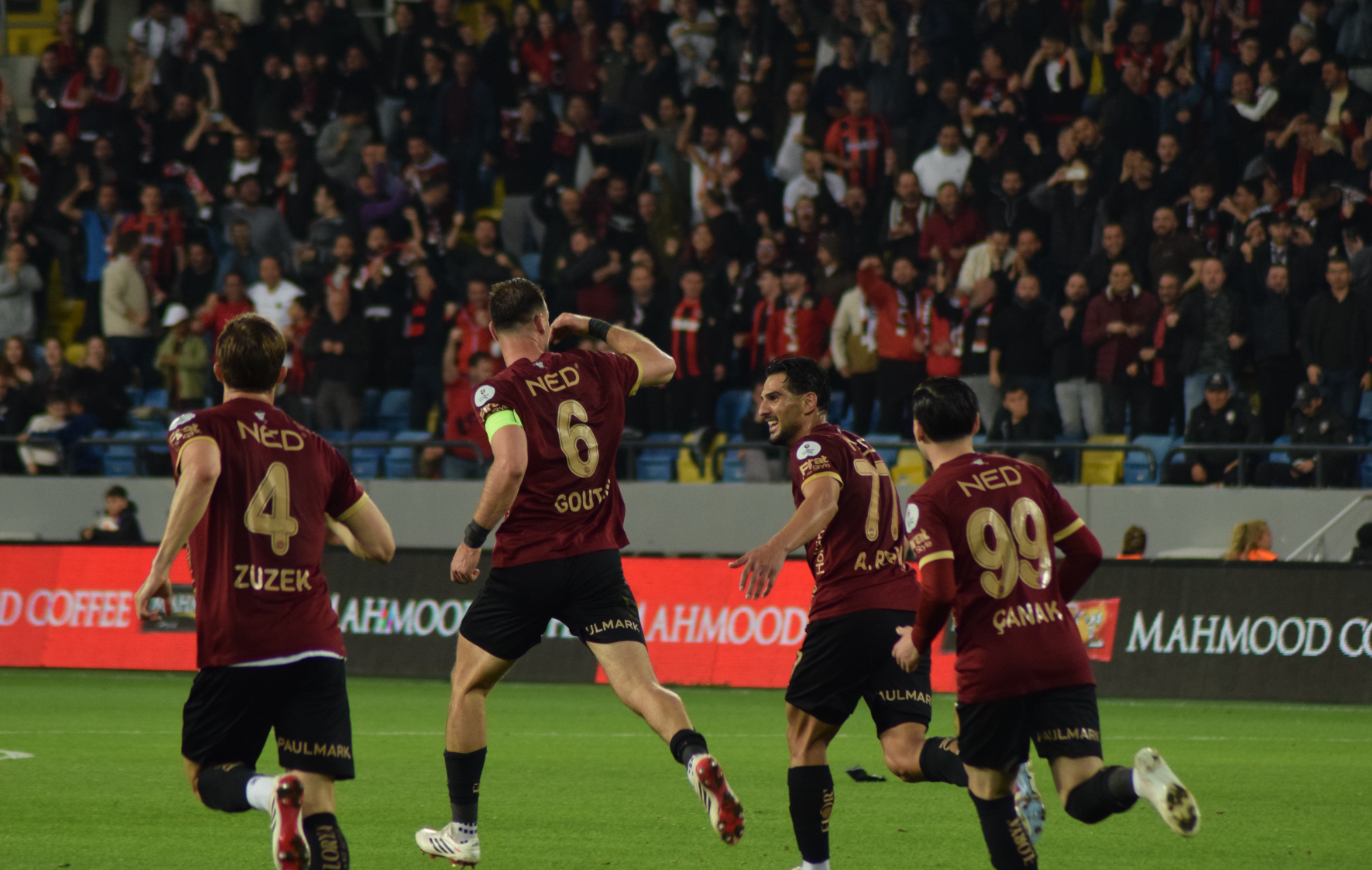 Gençlerbirliği Kasımpaşa Türkinform Goutas 4