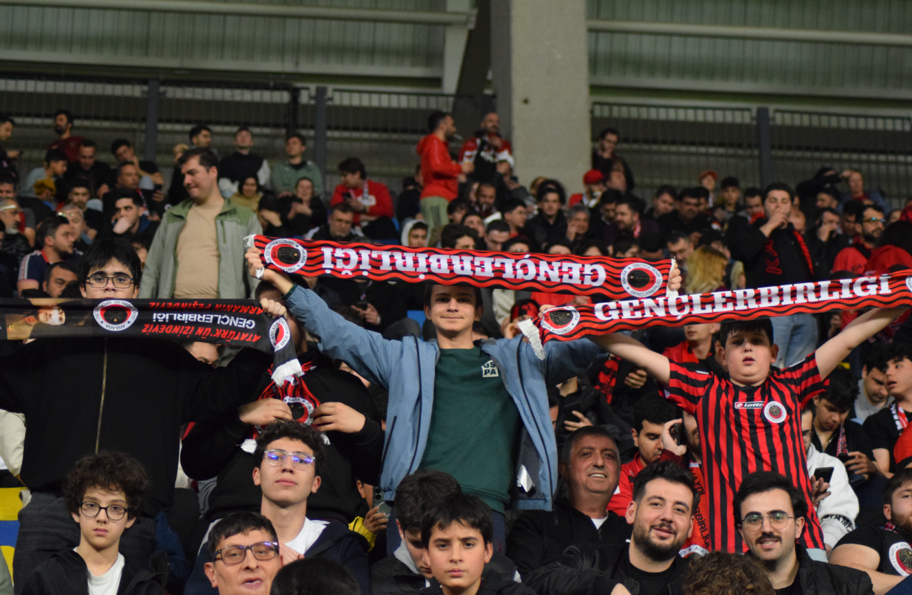 Gençlerbirliği Kasımpaşa Türkinform Taraftar (19)