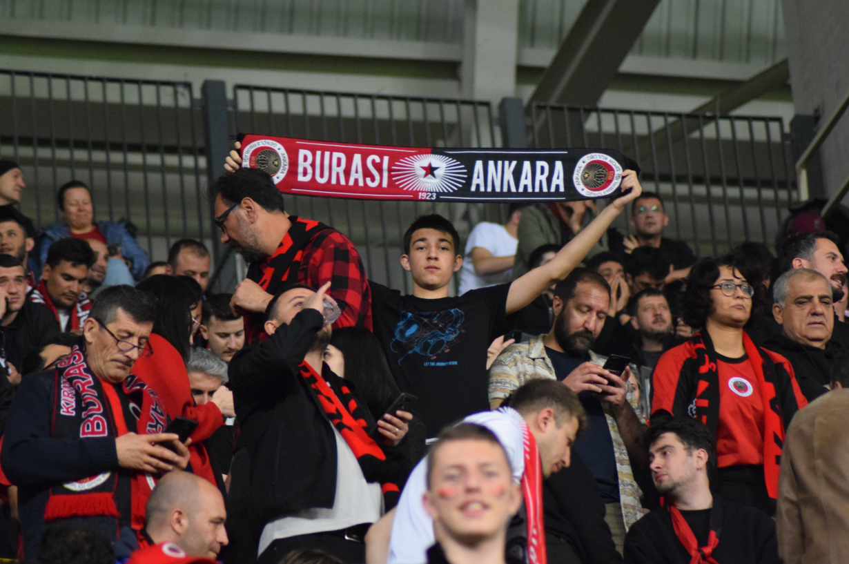 Gençlerbirliği Kasımpaşa Türkinform Taraftar (21)