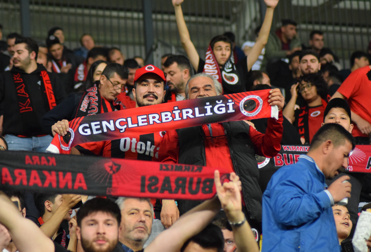 Gençlerbirliği Kasımpaşa Türkinform Taraftar (26)