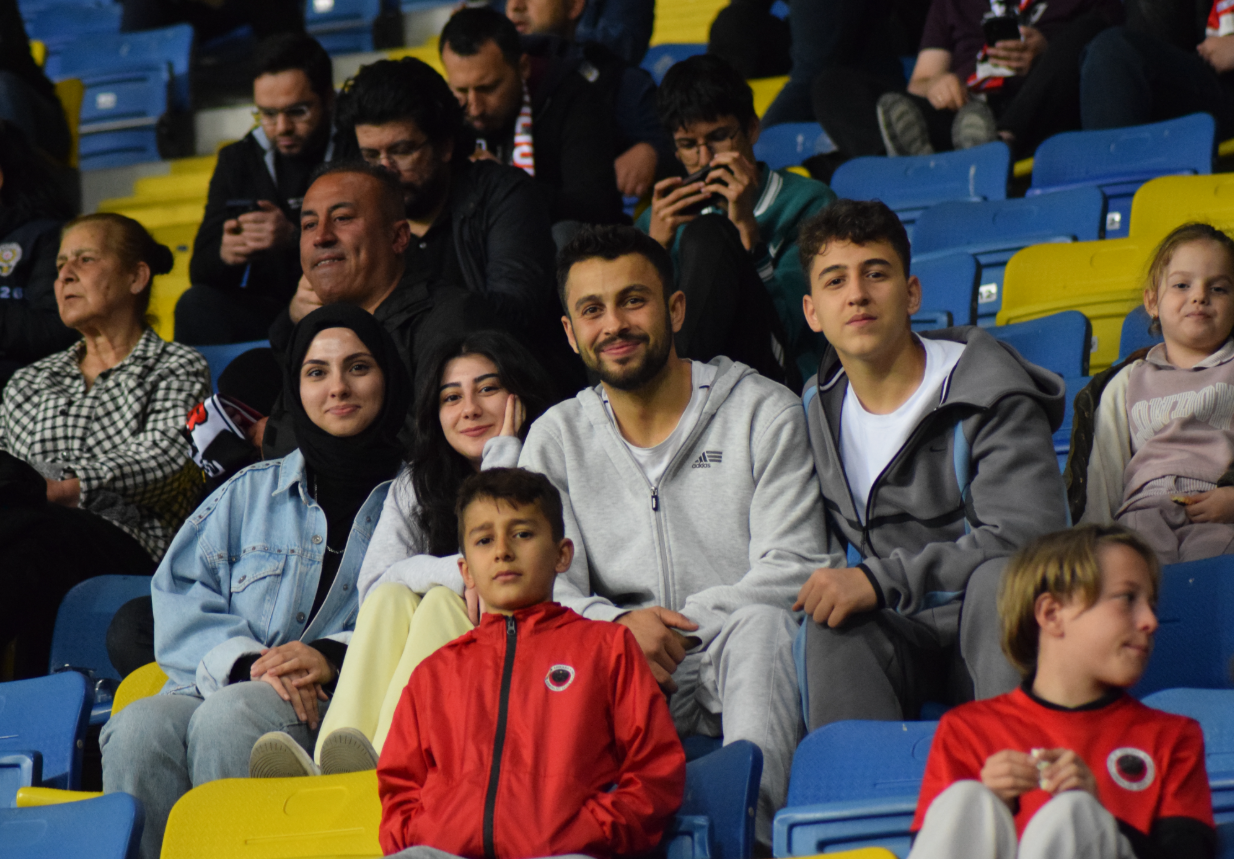 Gençlerbirliği Kasımpaşa Türkinform Taraftar (37)