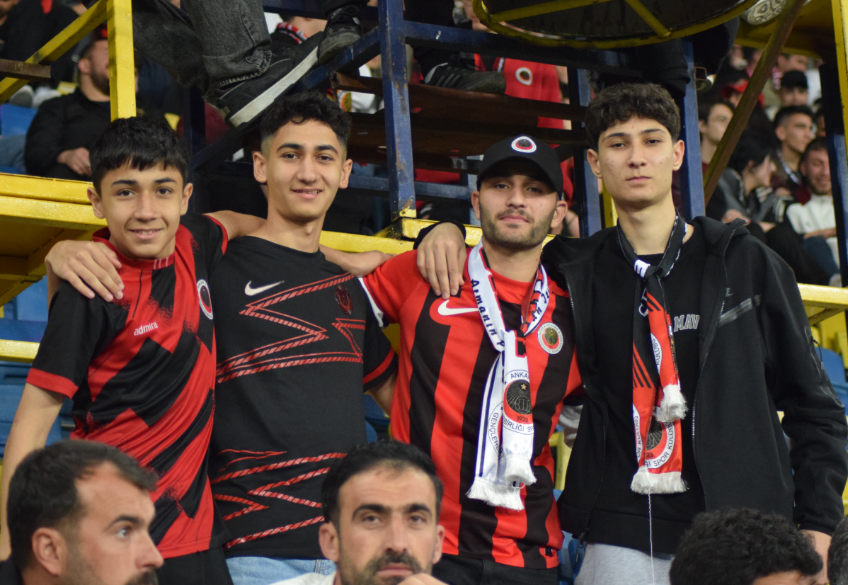 Gençlerbirliği Kasımpaşa Türkinform Taraftar (51)
