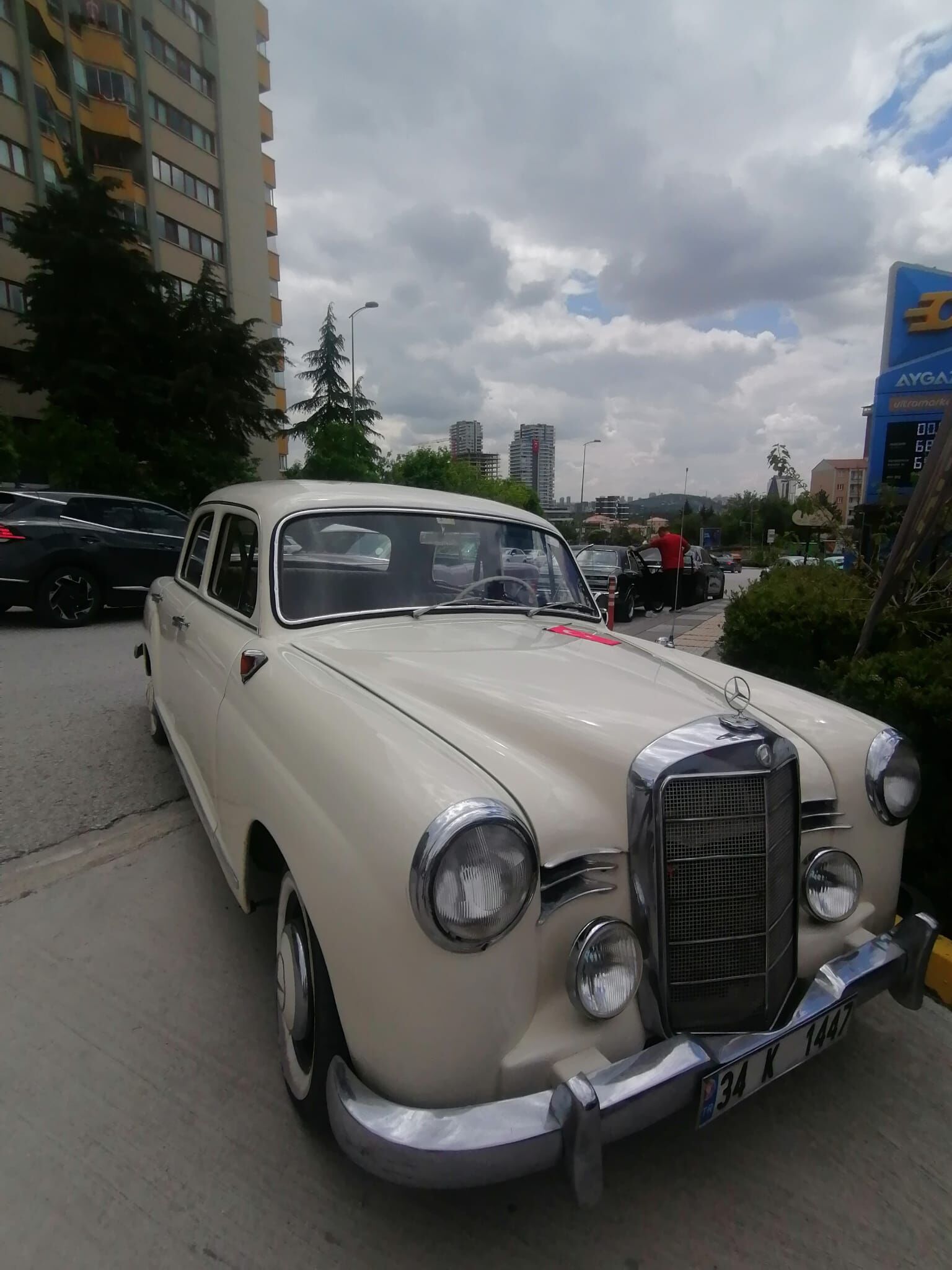 Klasi̇k Otomobi̇l (4)