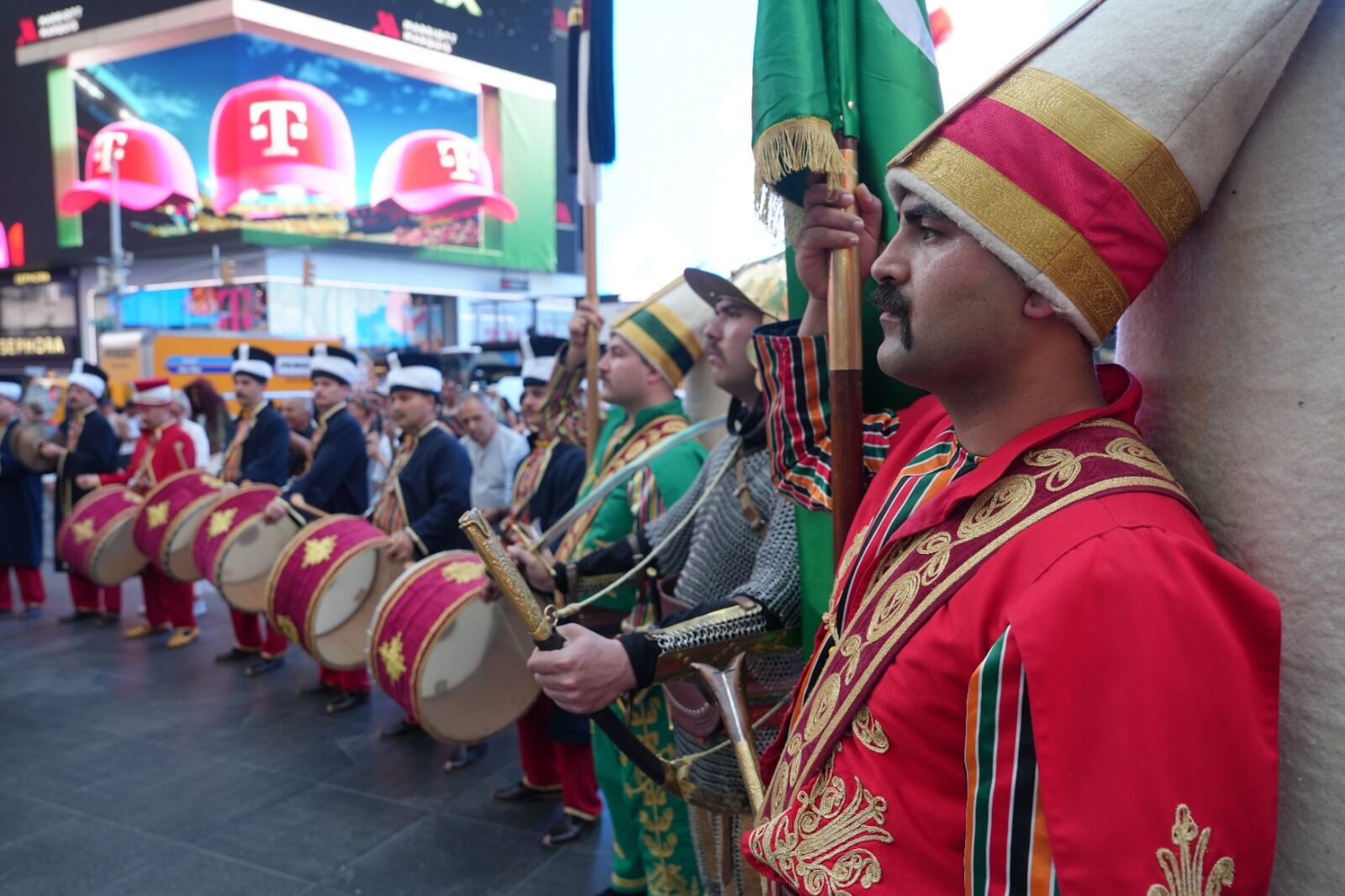 Mehter marşları Times Meydanı’nda yankılandı