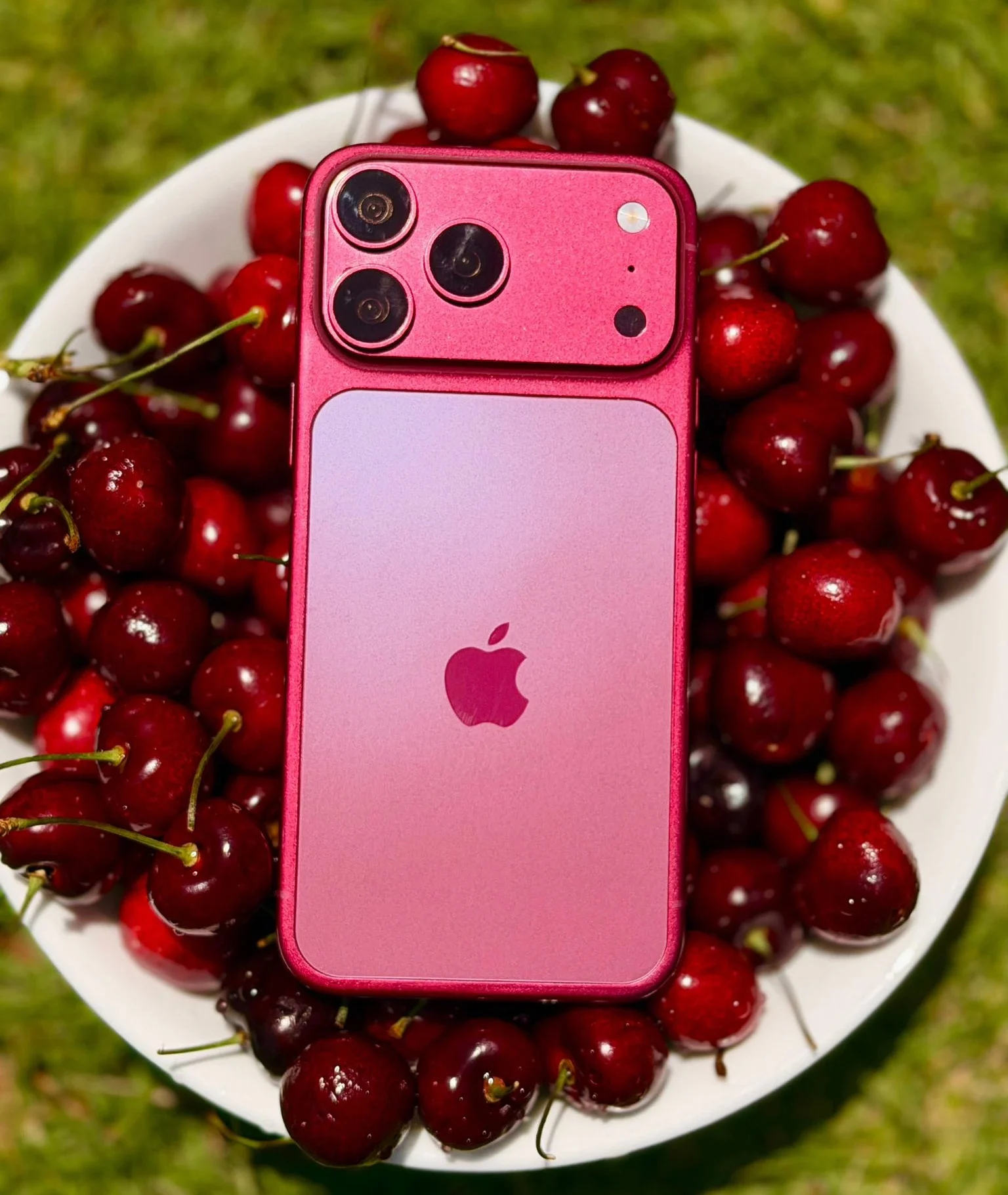 1782168572646 Iphone 18 Pro Max Dark Cherry 3 2366.Jpeg