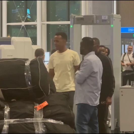 6A4De7Da Abdye Girisi Engellenen Somalili Hakem Omar Artan Istanbul Uzerinden Ulkesine Dondu