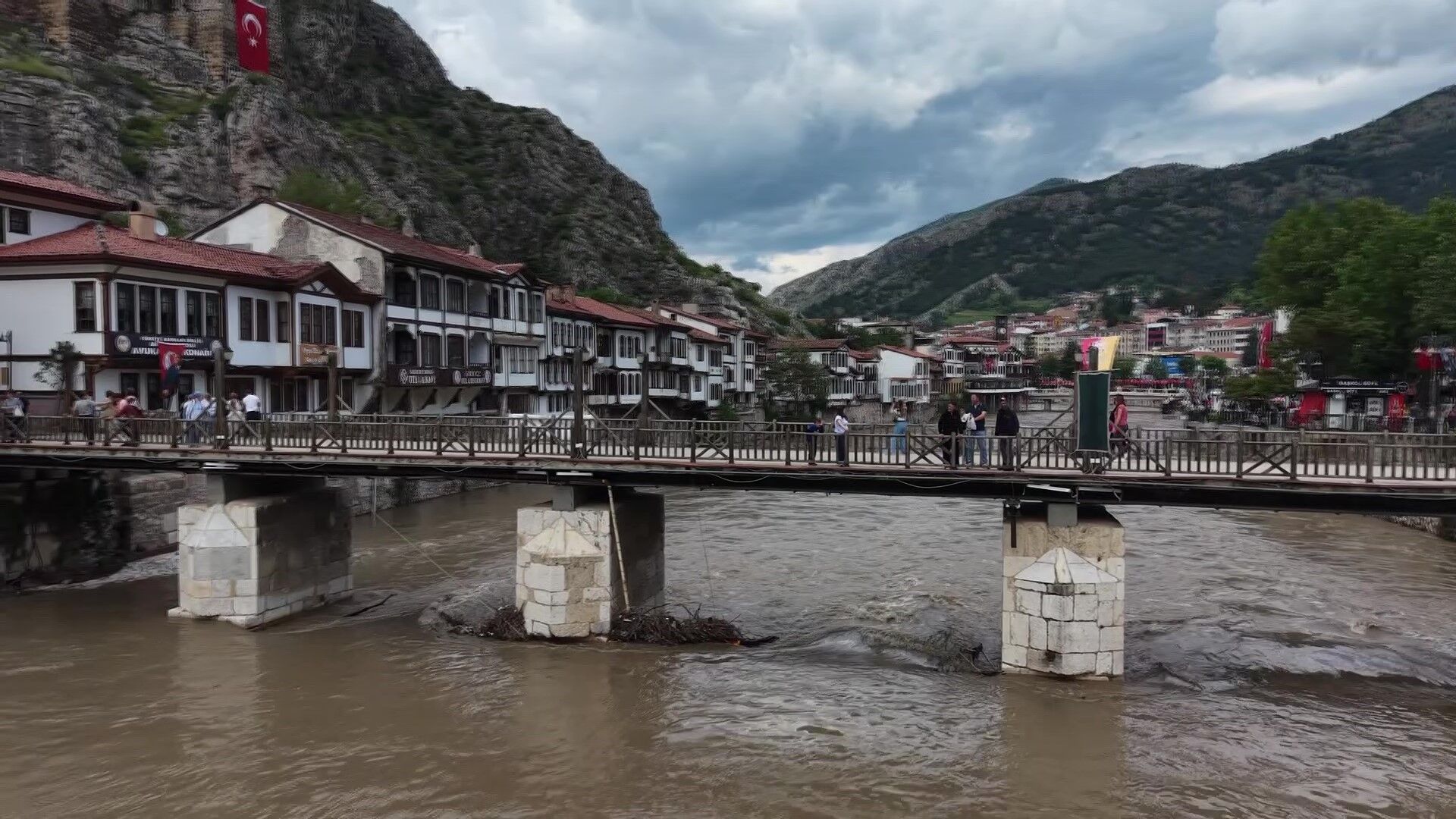 Amasya'da yüzyılların taş köprüsü