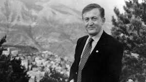 Ahmet Taner Kışlalı Kim