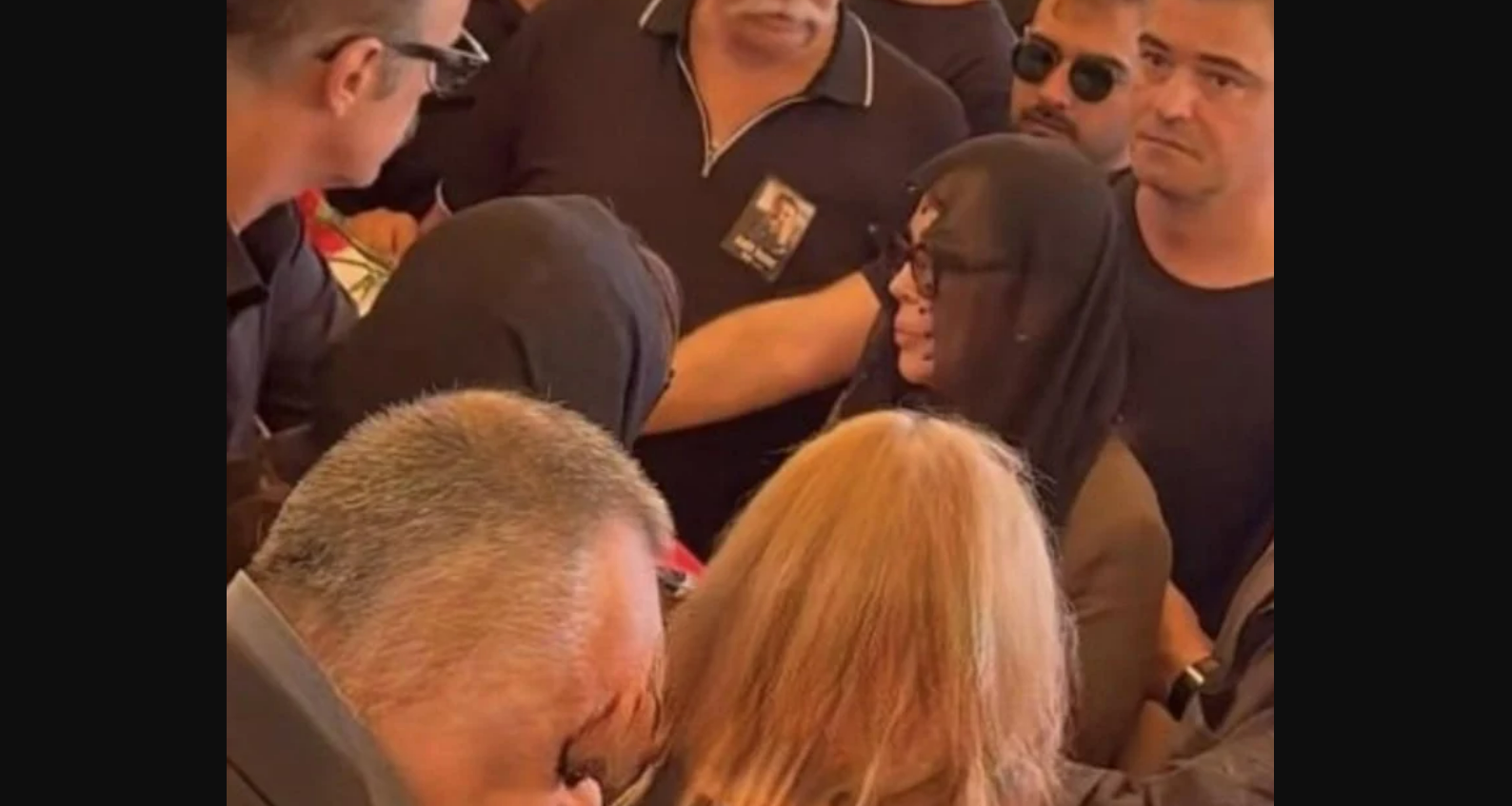 Al Yazmalım'dan İlyas'ına Son Veda! Türkan Şoray, Kadir İnanır'ın Cenazesinde (1)