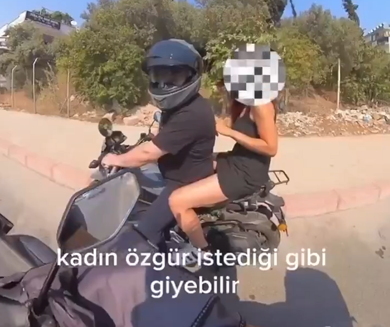 Trafikte tepki çeken diyalog: “Kadınını göstermeye ne meraklısın?”
