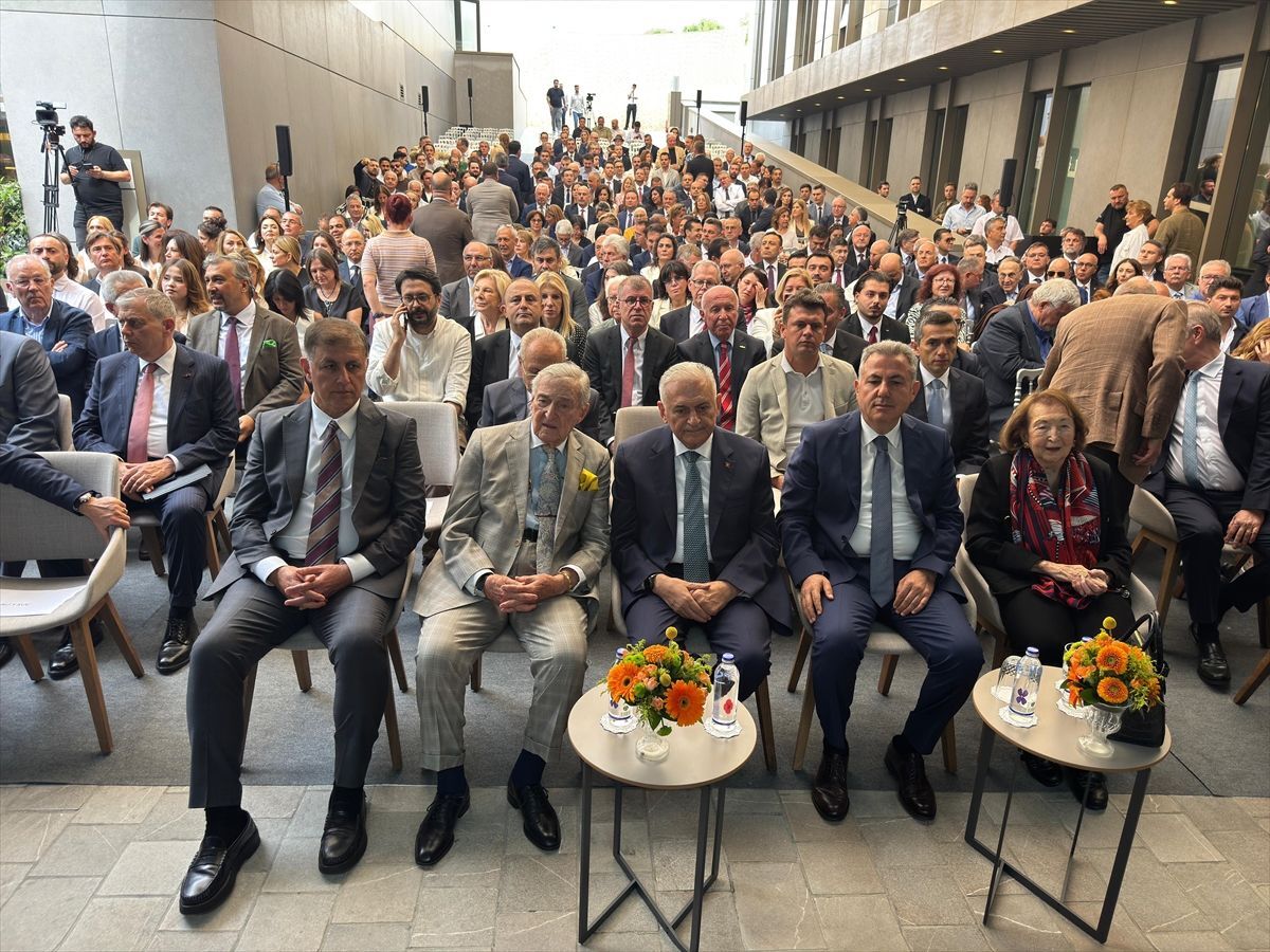 Izmir Amerikan Hastanesi Torenle Acildi 19916330 Amp