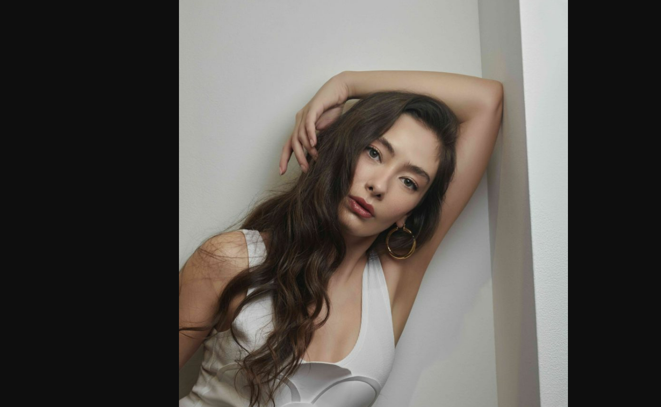 Neslihan Atagül Anne Oluyor (1)