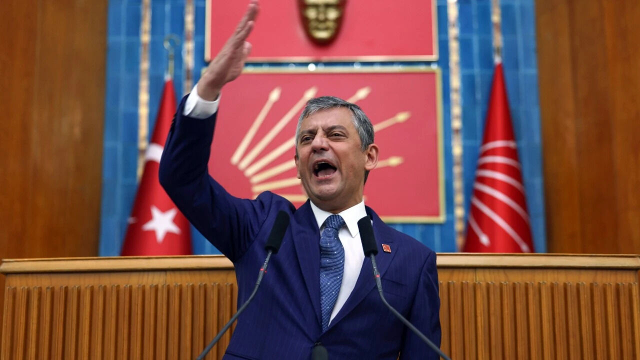 Özgür Özel (1)